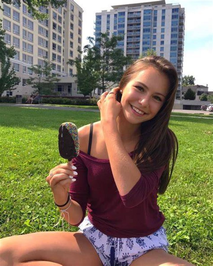 Alex Hook Height, Age, Boyfriend, Family, Biography, Affairs & More 3 Alex Hook wiki and bio