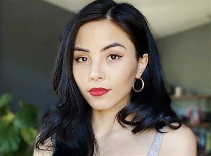 Anna Akana 2023 Boyfriend, net worth, tattoos, smoking & body