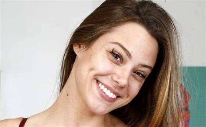 Avery Cristy 5 Most Beautiful Photos of Avery Cristy Eagles Vine