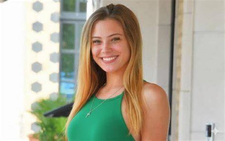 Avery Cristy r/ModelsGoneMild