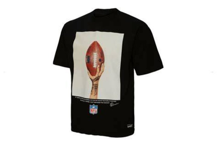 Celebrate Rihannas Super Bowl With Official Fenty Merch