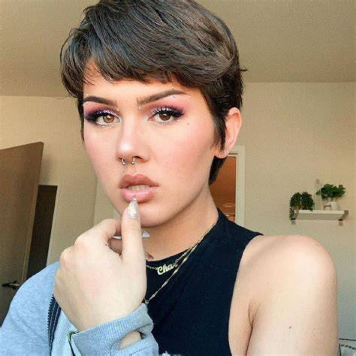 Daisy Taylor / HereOnNeptune leak pics and videos