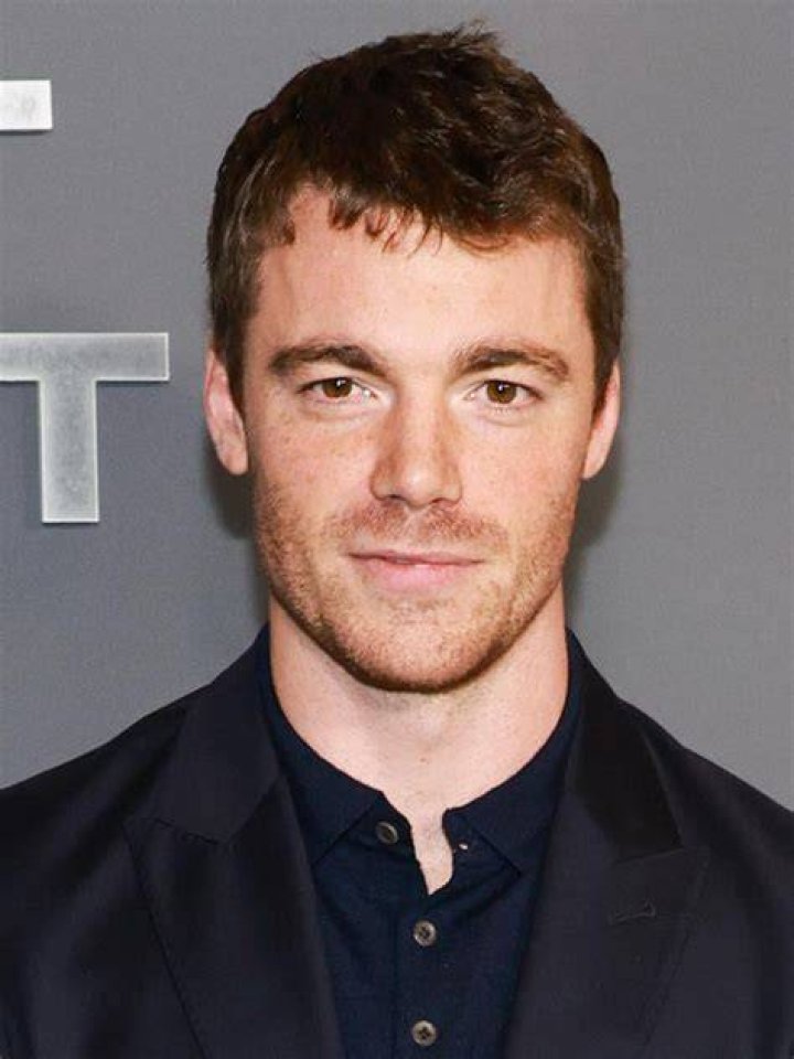 Gabriel Basso Photos Of &lsquo;The Night Agent&rsquo; Heartthrob Hollywood Life