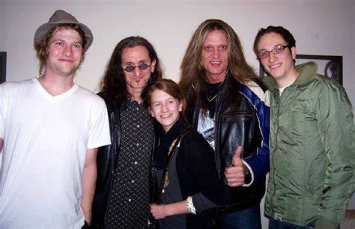 Hep Alien with Geddy Lee and his daughter, Kyla. Gilmore girls, Hep