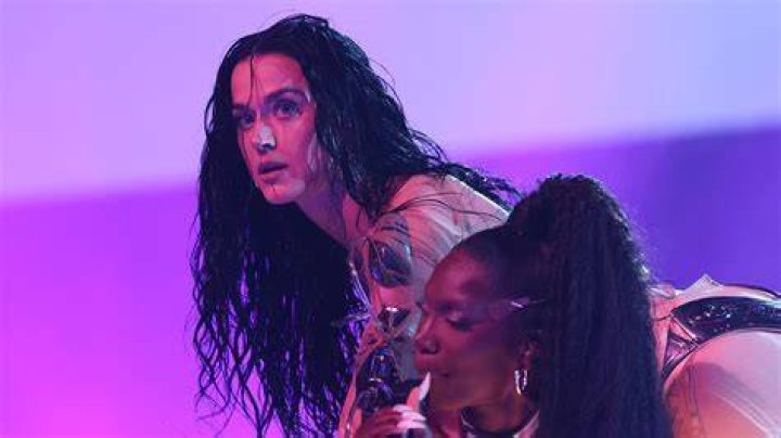 Is Katy Perry Lesbian? "The Year of the Lesbian" Speculation 1 Is Katy Perry Lesbian? "The Year of the Lesbian" Speculation