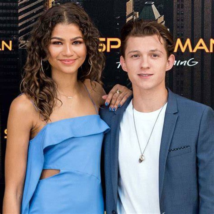 Is Zendaya CHEATING On Tom Holland?! YouTube
