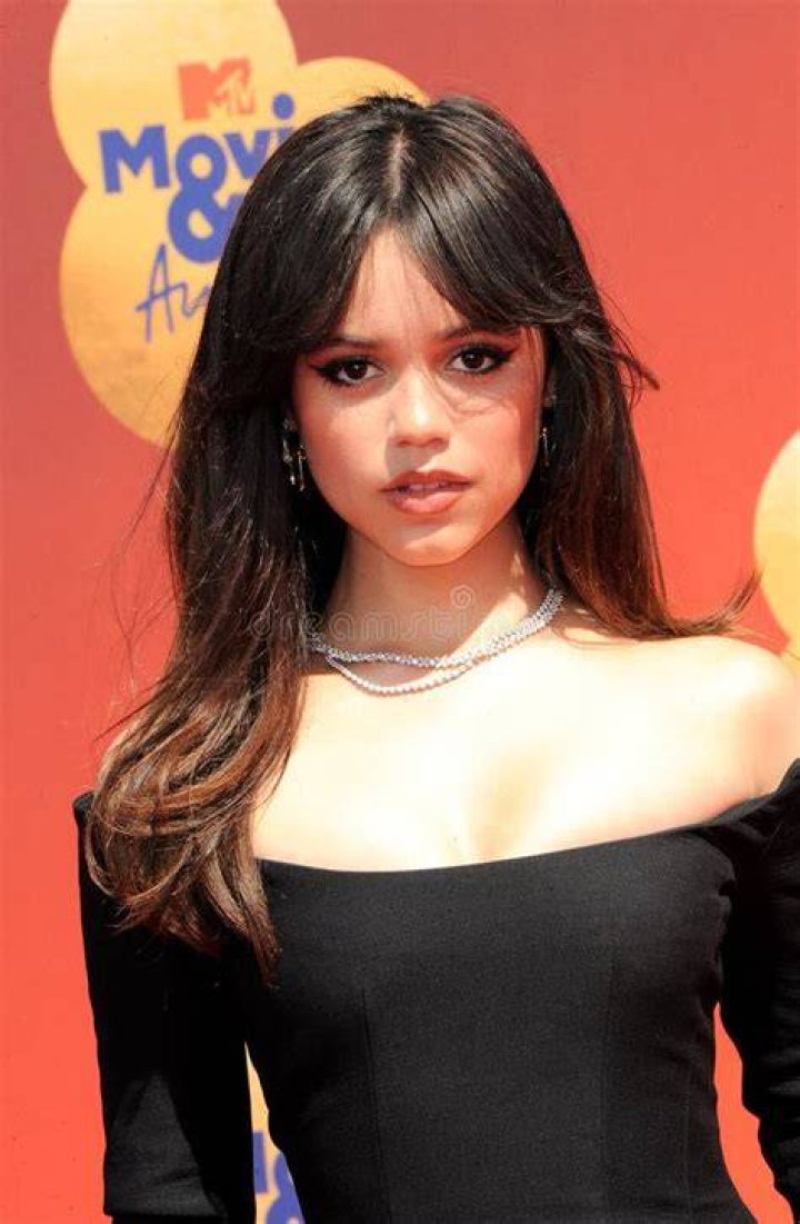 Jenna Ortega Sexy (15 Photos) OnlyFans Leaked Nudes