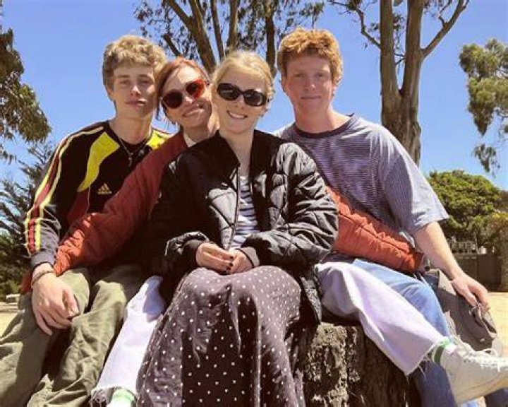 Julia Roberts Kids Meet Hazel, Phinnaeus, and Henry FirstCuriosity