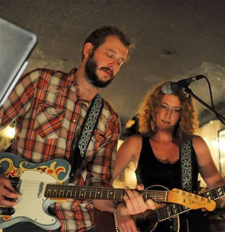 Justin Vernon Still Dating His Singer Girlfriend? Or Too Busy With Tour