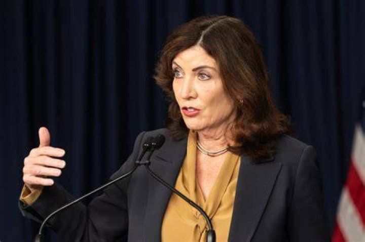 Kathy Hochul Bio, Net Worth, Height, Career, Husband