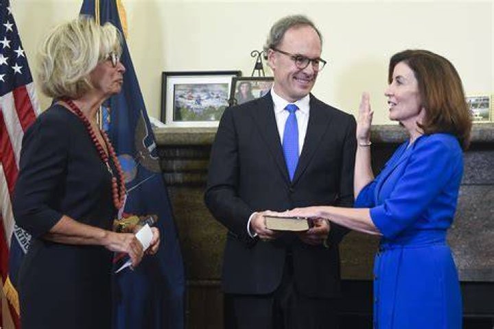 Kathy Hochul officially sworn in as New York's 57th governor The