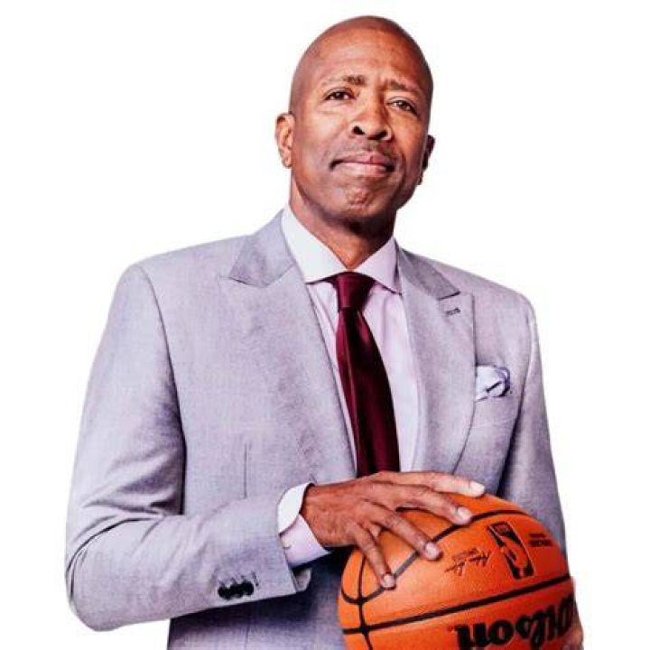 Kenny Smith’s Net Worth: How Rich Is He? Lifestyle & Career Highlights Kenny Smith