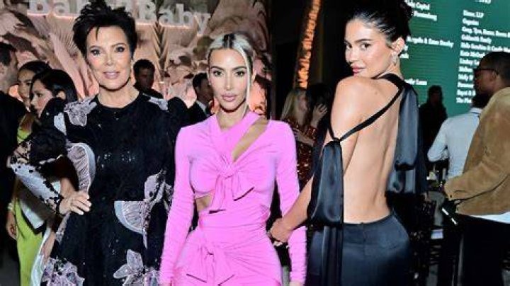 Kylie Betrayed By Her sister OMG! Kendall Shagged Travis!
