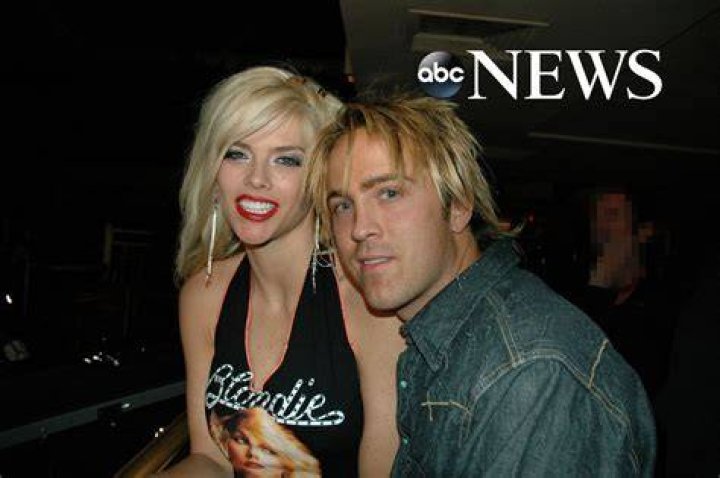 Larry Birkhead reflects on relationship with Anna Nicole Smith, what
