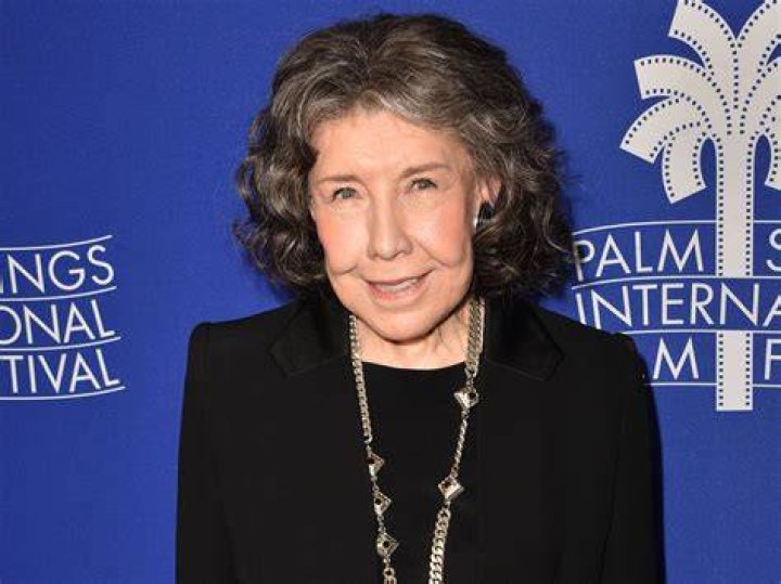 Lily Tomlin 2023 Wife, net worth, tattoos, smoking & body measurements