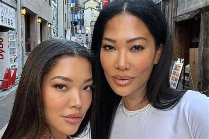 Ming Lee Simmons Parents