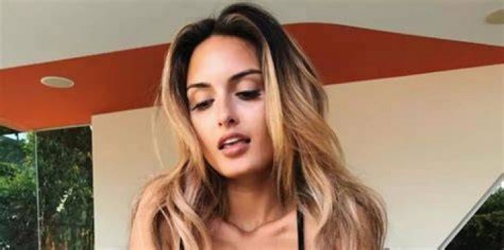 Model Julia Rose Bio, Wiki, Age, Boyfriend, Parents, Ban, Height, Net
