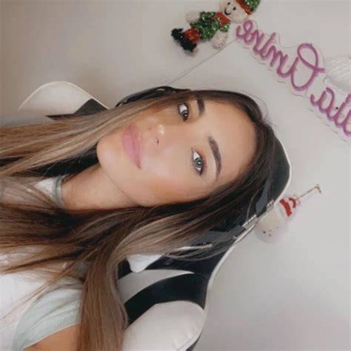 Nadia Wikitubia Fandom