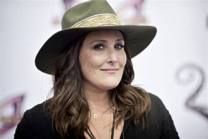 Ricki Lake Height, Weight, Family, Facts, Boyfriend, Education, Biography