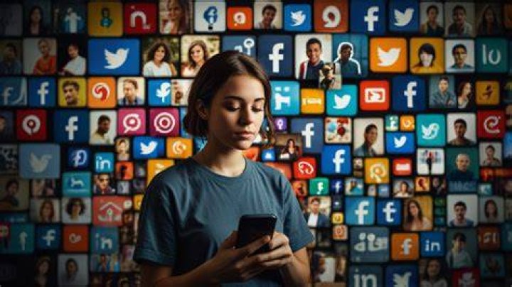 Social Media, Stone-dickens
