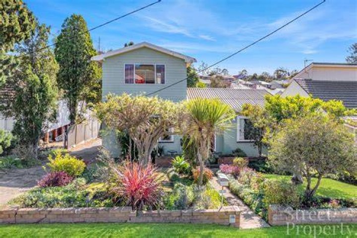 Sold 22 Bryson Avenue, Kotara NSW 2289 on 14 Sep 2023 2018708630 Domain