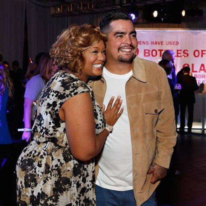 Sunny Anderson Husband, Married, Gay, Net Worth, Age, WikiBio