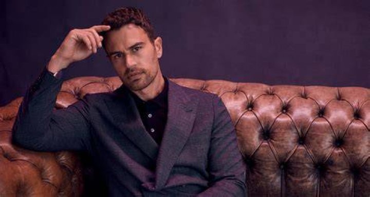 Theo James In Talks For Political Thriller "Backstabbing For Beginners