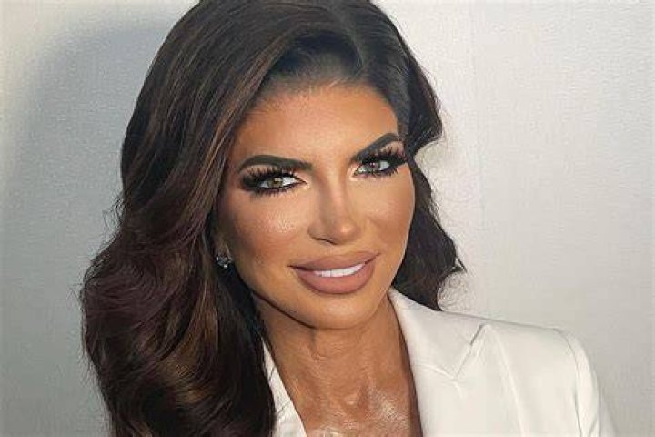 Unveiling Teresa Giudice's Luxurious Mansion: A Peek Inside Celebrity Real Estate