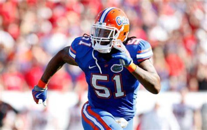 Video Florida LB Brandon Spikes suspended for gouging eyes